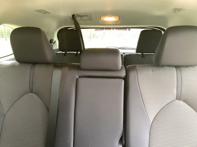 Used 2023 Toyota Highlander L image 19