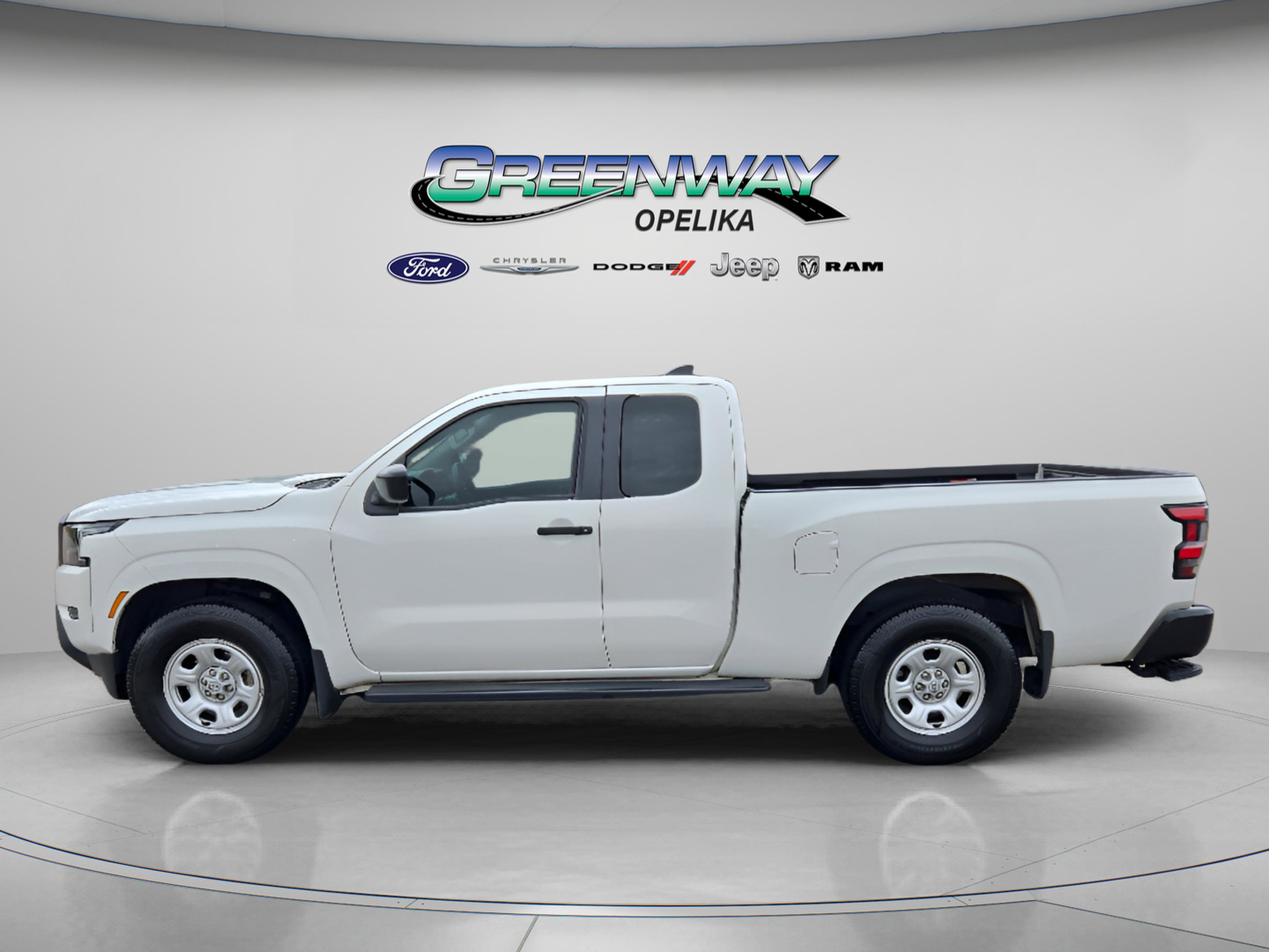 Used 2023 Nissan Frontier S image 4