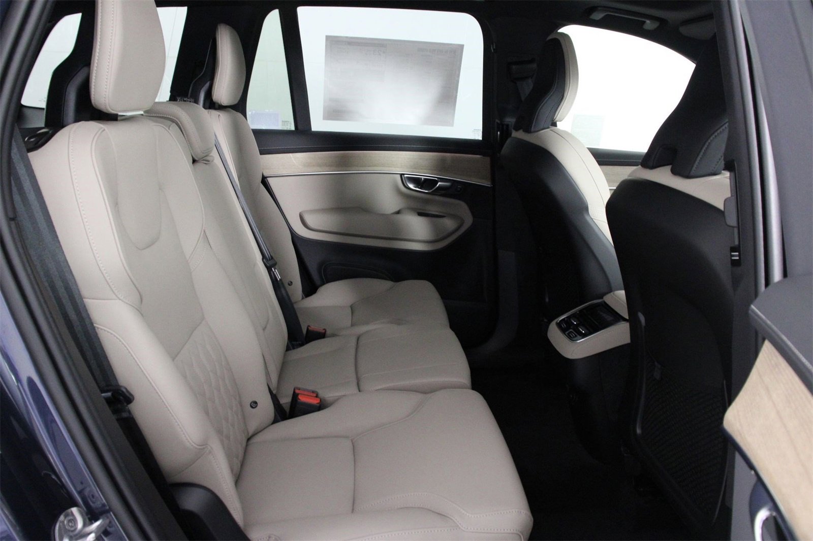 New 2026 Volvo XC90 B6 Plus w/ Protection Package Premier image 11