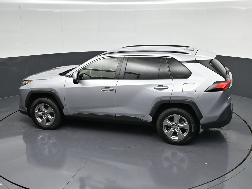 Used 2022 Toyota RAV4 LE AWD/4WD image 28