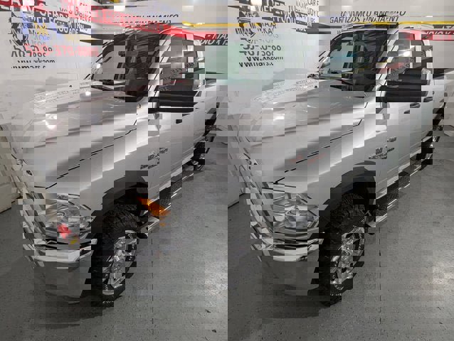 Used 2018 RAM 2500 Tradesman w/ Chrome Appearance Group image 3