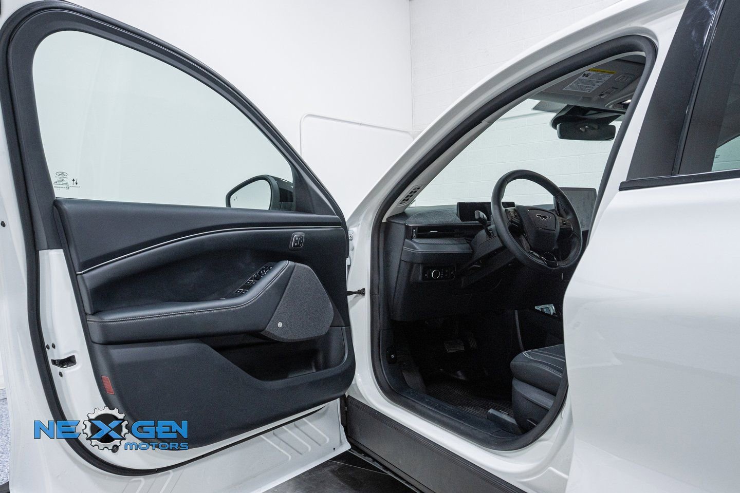 Used 2024 Ford Mustang Mach-E Premium image 9