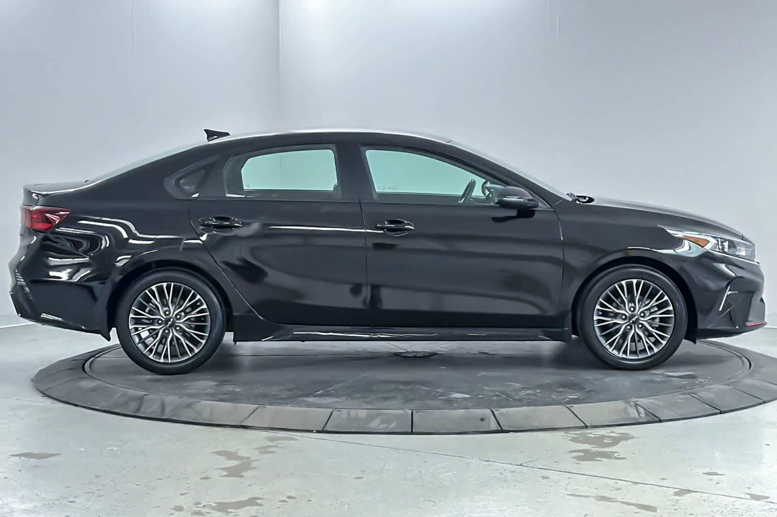 Used 2024 Kia Forte GT-Line FWD image 8