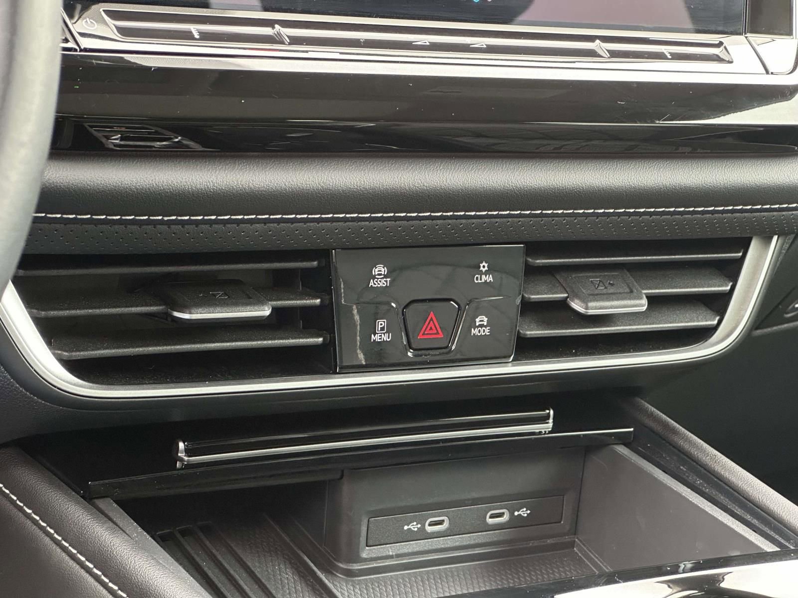 Certified 2025 Volkswagen Atlas SEL Premium R-Line image 21