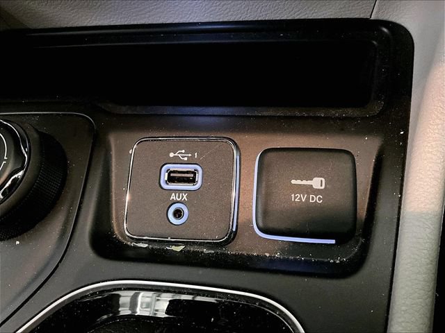 Used 2020 Jeep Cherokee Limited AWD/4WD image 31