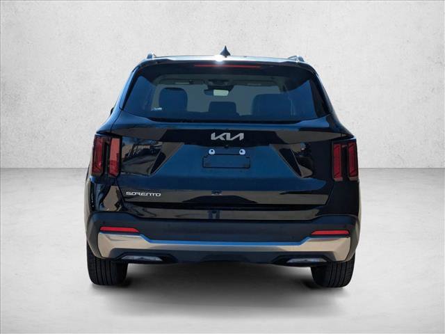 Used 2025 Kia Sorento S image 6