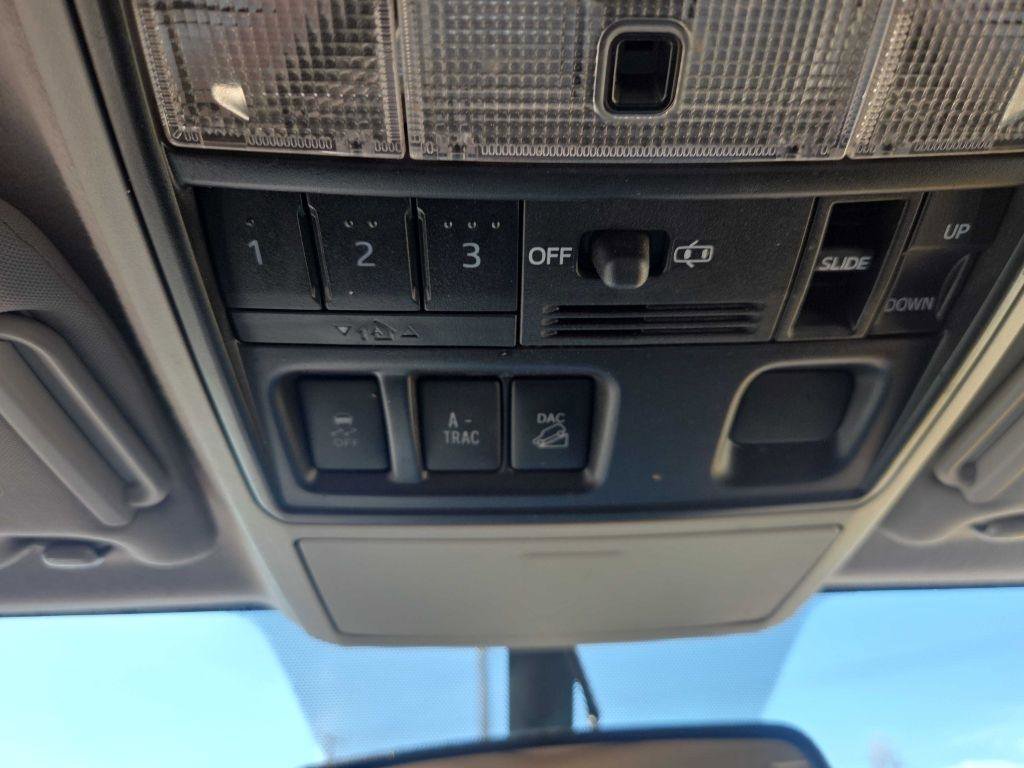 Used 2014 Toyota 4Runner SR5 AWD/4WD image 18