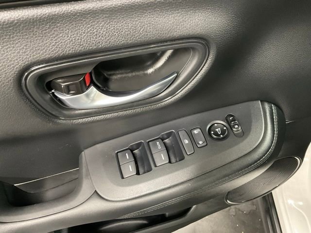 Certified 2025 Honda HR-V LX image 28
