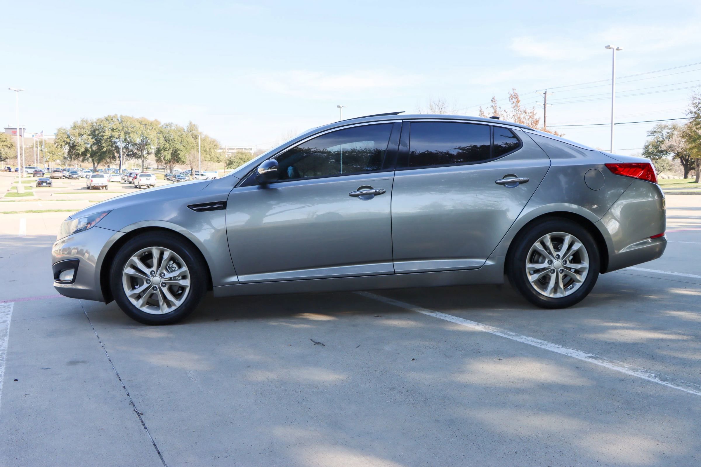 Used 2013 Kia Optima EX w/ Premium Pkg image 4