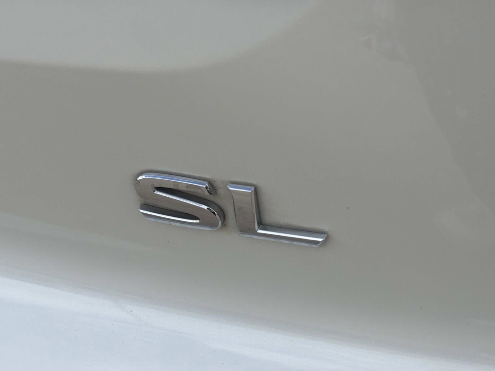 Used 2024 Nissan Pathfinder SL FWD image 5