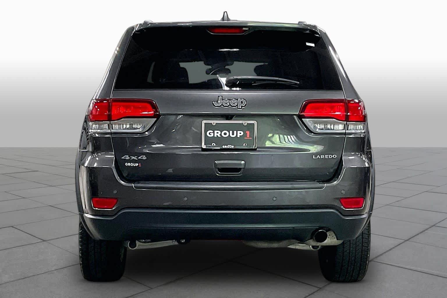 Used 2021 Jeep Grand Cherokee Laredo AWD/4WD image 5