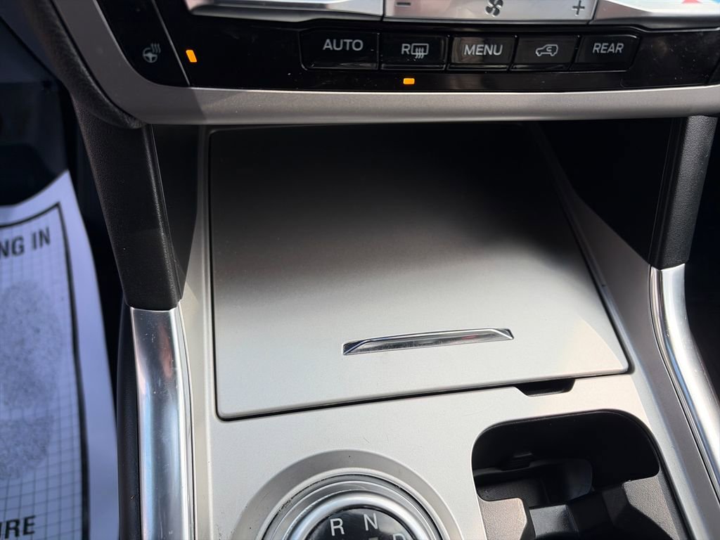 Used 2023 Ford Explorer XLT w/ Equipment Group 202A image 25