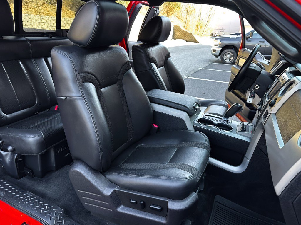 Used 2010 Ford F150 Raptor image 30