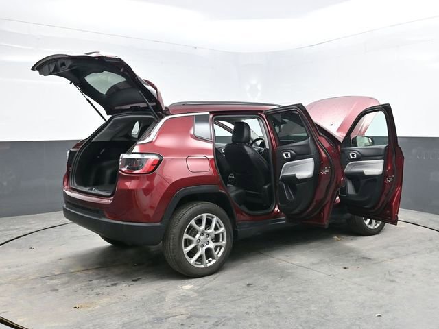 Used 2022 Jeep Compass Latitude AWD/4WD image 47