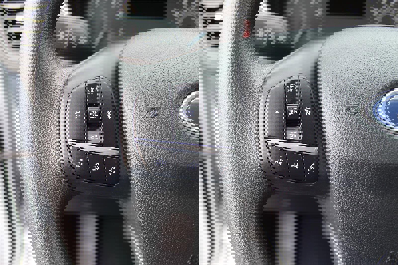 Used 2022 Ford Escape SE image 24