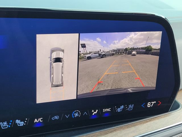 Used 2025 Chevrolet Suburban High Country image 15