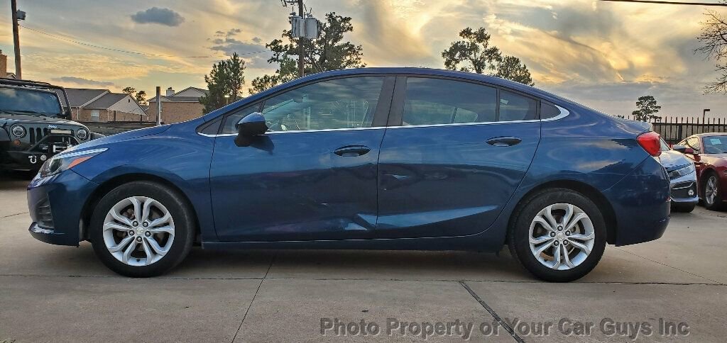 Used 2019 Chevrolet Cruze LT FWD image 23