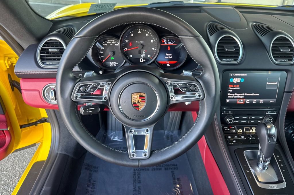 Used 2022 Porsche 718 Cayman RWD image 12