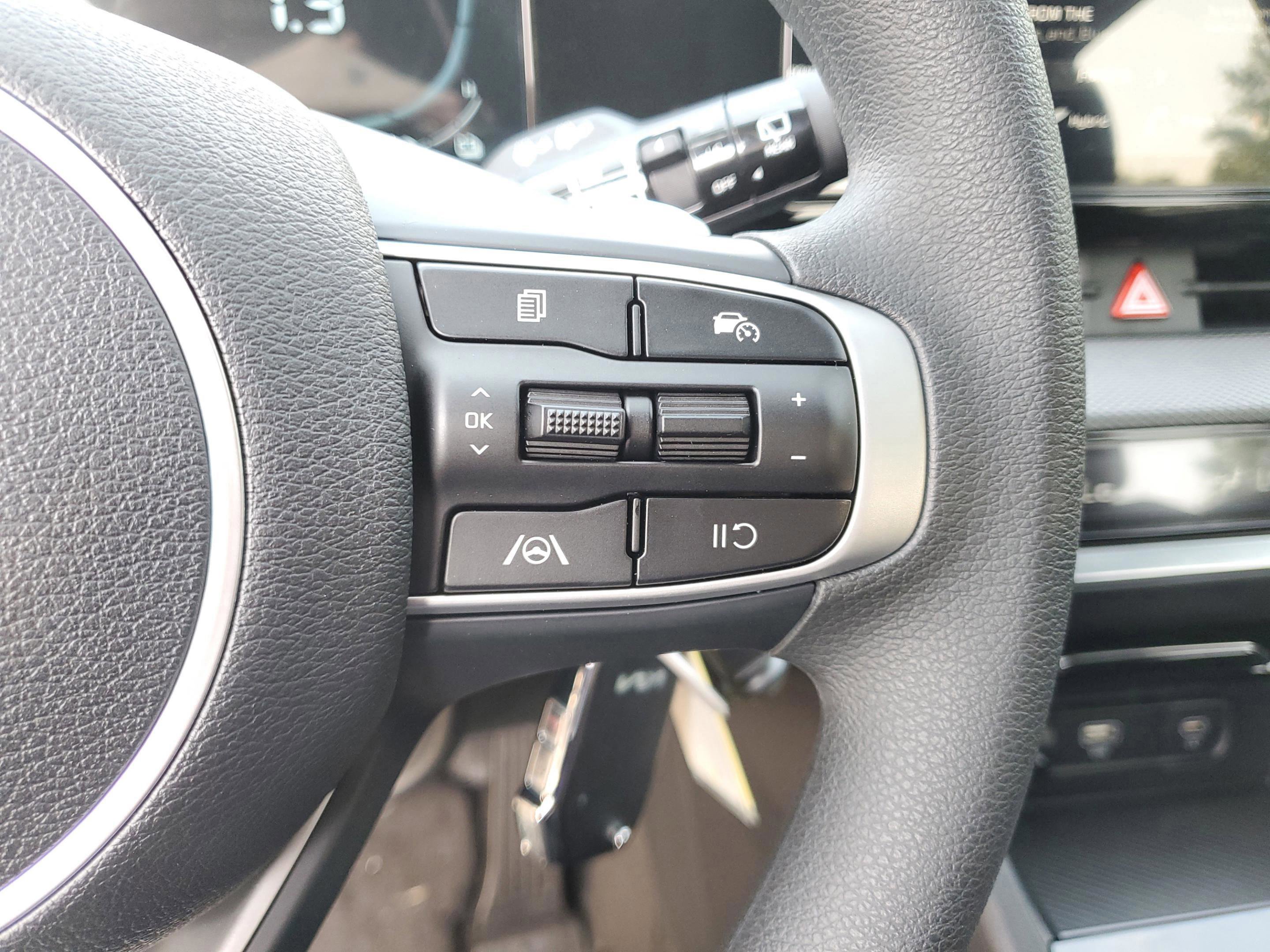 New 2025 Kia Sportage LX image 10