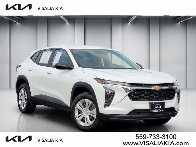 Used 2024 Chevrolet Trax LS FWD image 1