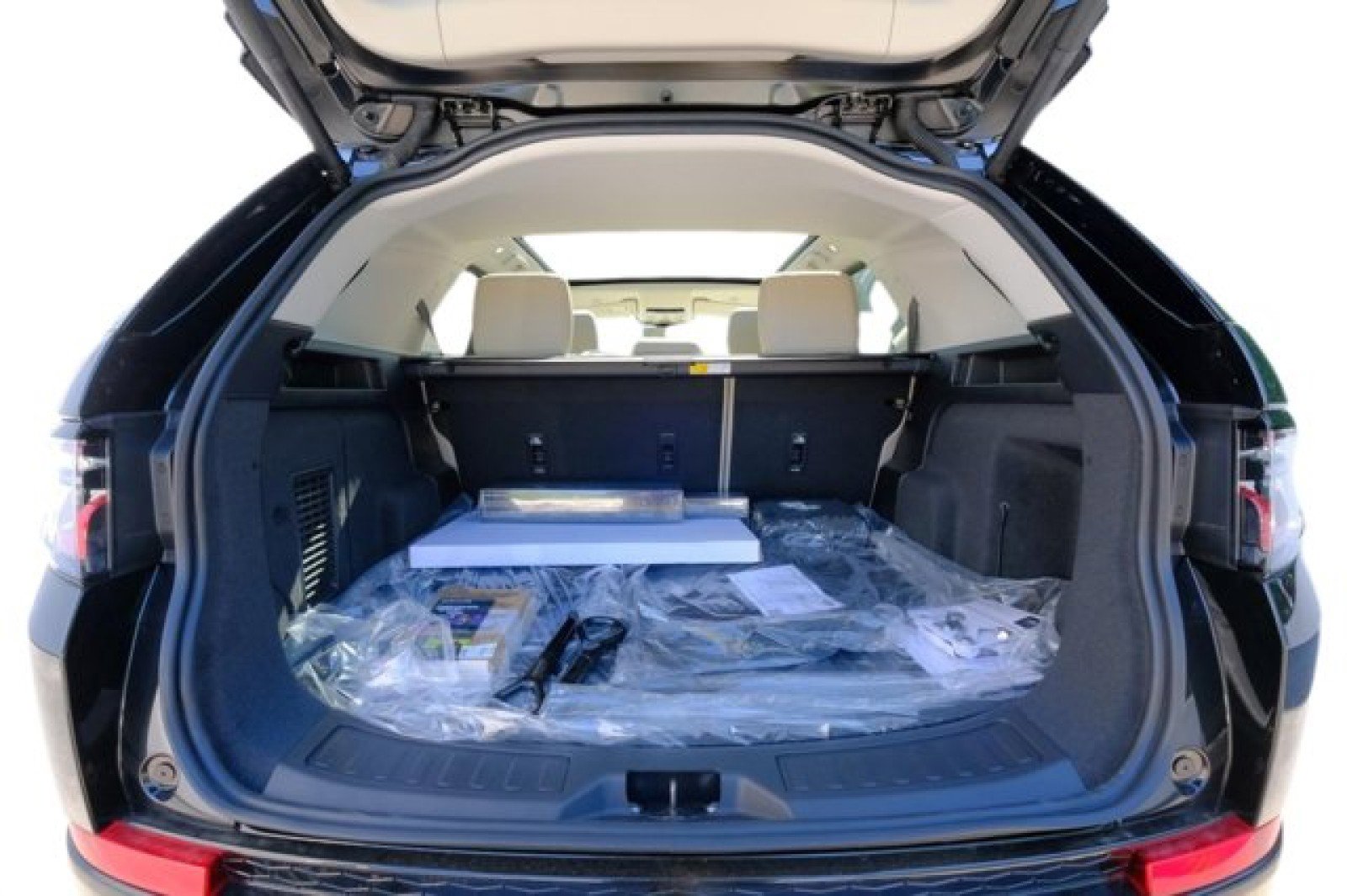 Used 2024 Land Rover Discovery Sport S image 15