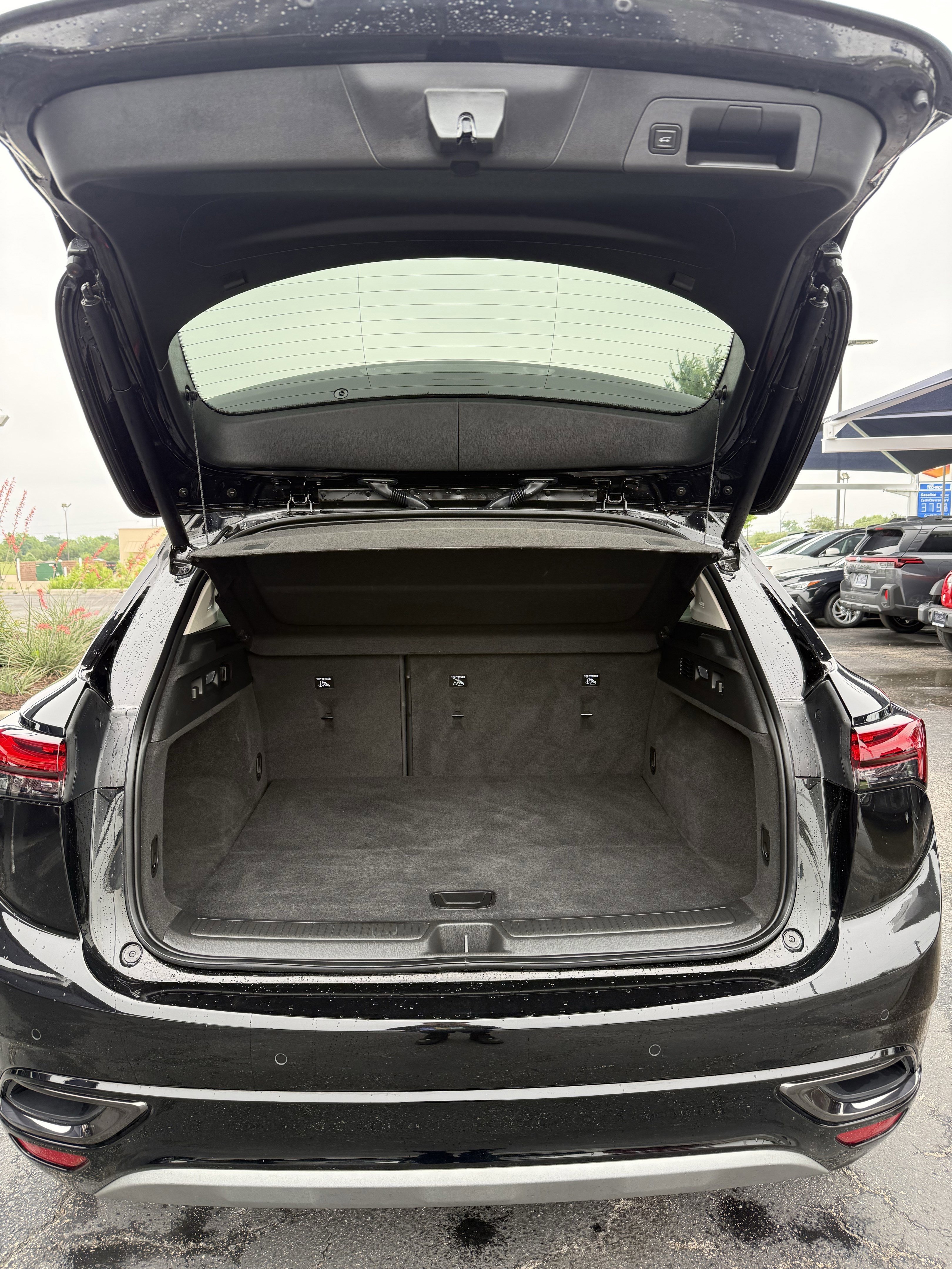 Used 2023 Buick Envision Essence w/ Sport Touring Package FWD image 9