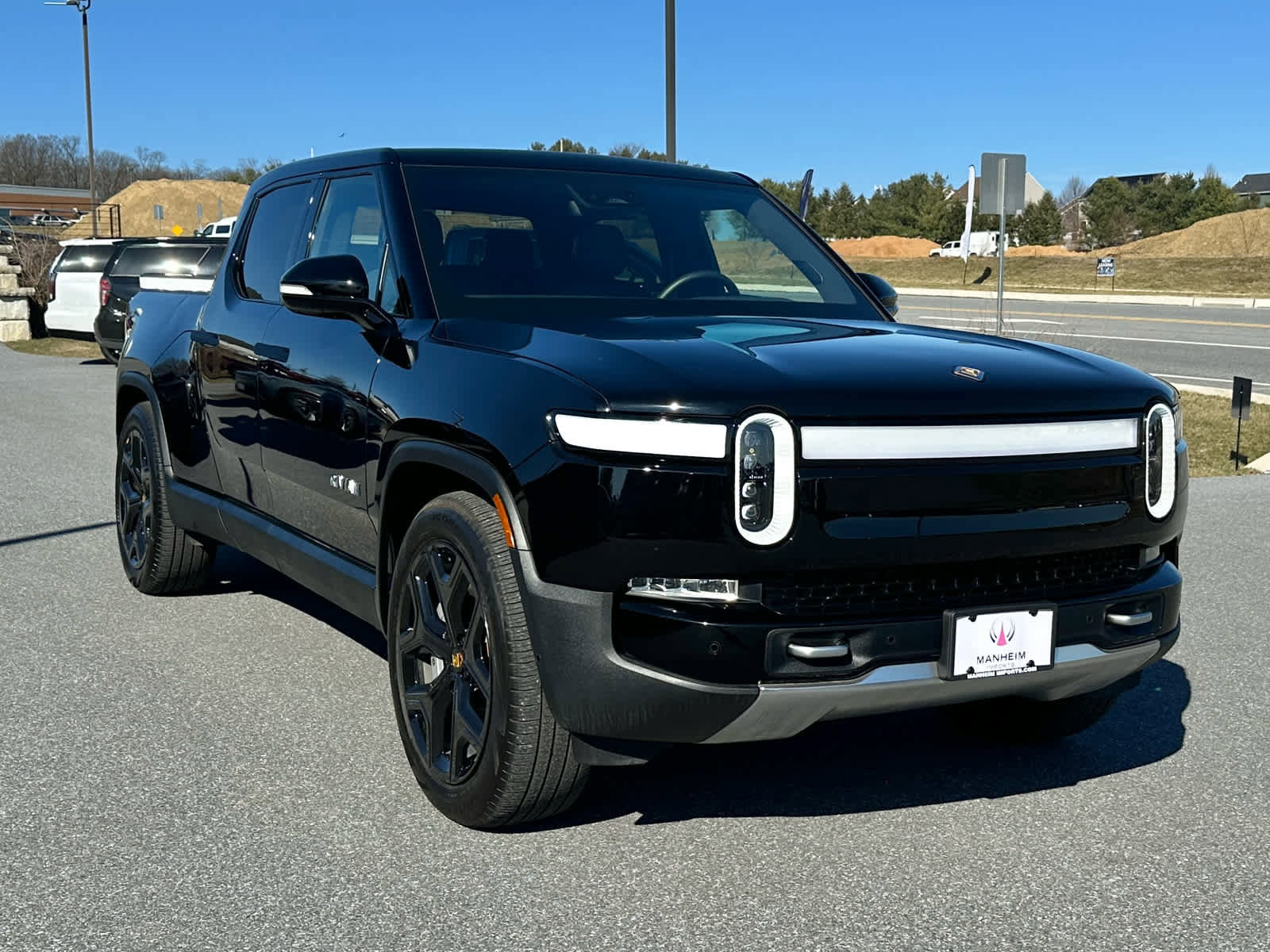 Used 2023 Rivian R1T Adventure image 1