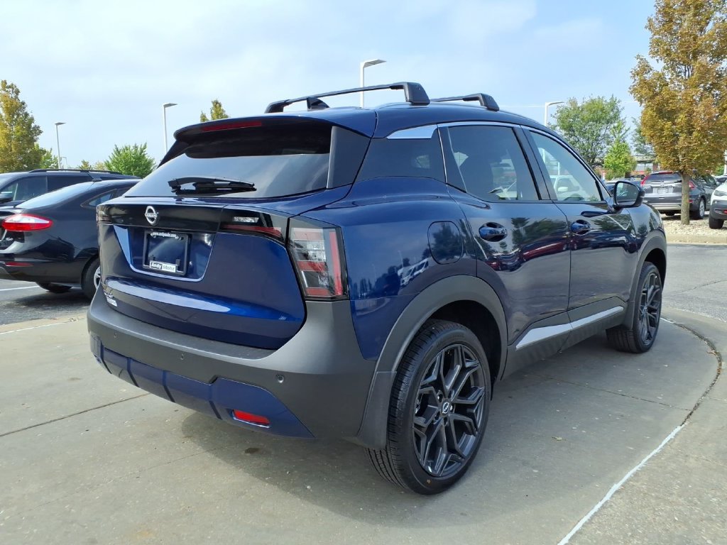 New 2027 Nissan Kicks SR w/ Cold Weather Package FWD image 7