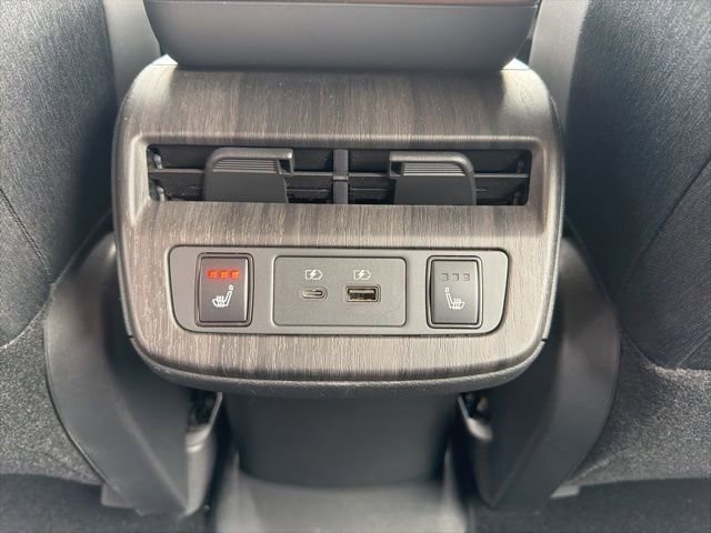 Used 2024 Nissan Ariya AWD image 15