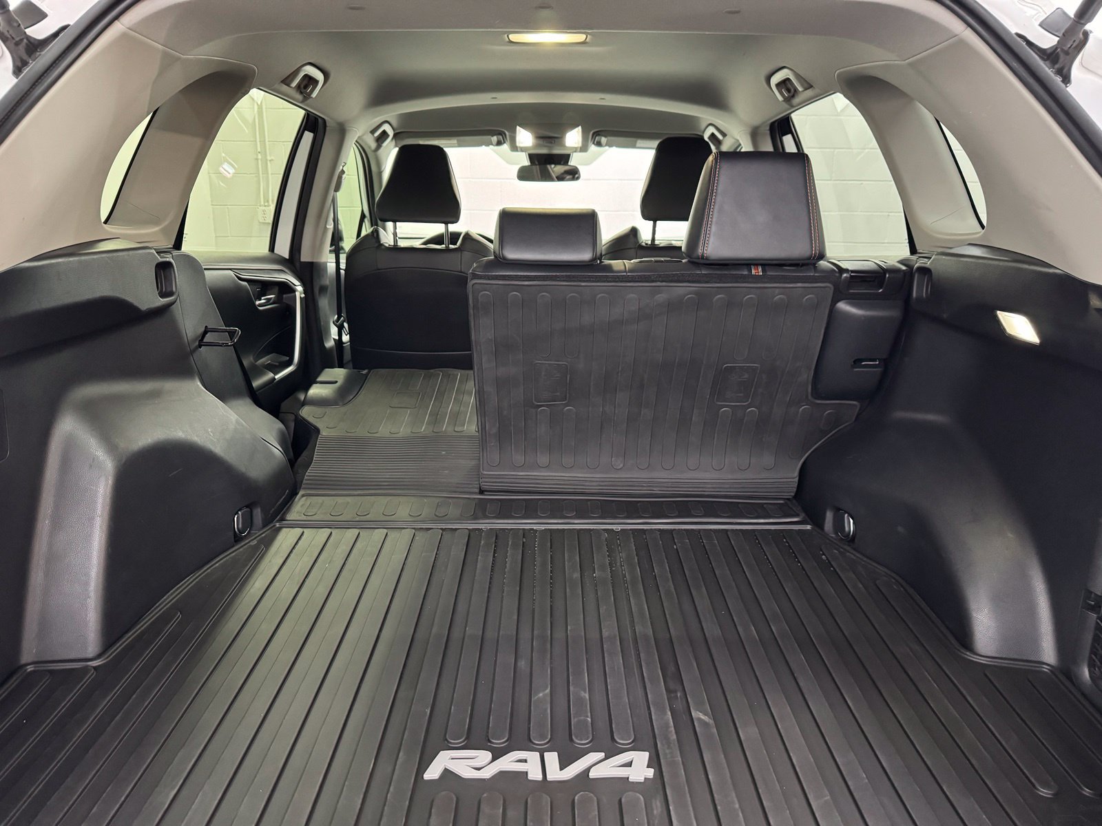 Used 2022 Toyota RAV4 Adventure AWD/4WD image 38
