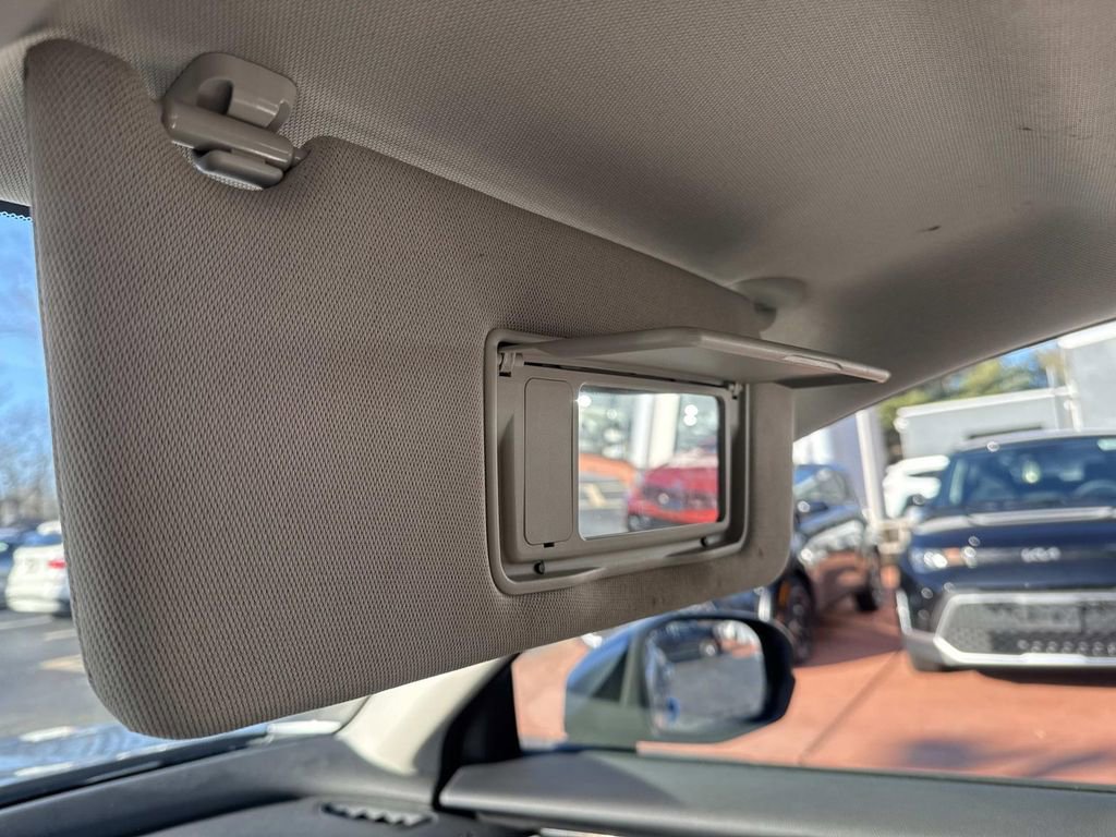 Used 2023 Honda HR-V LX image 25