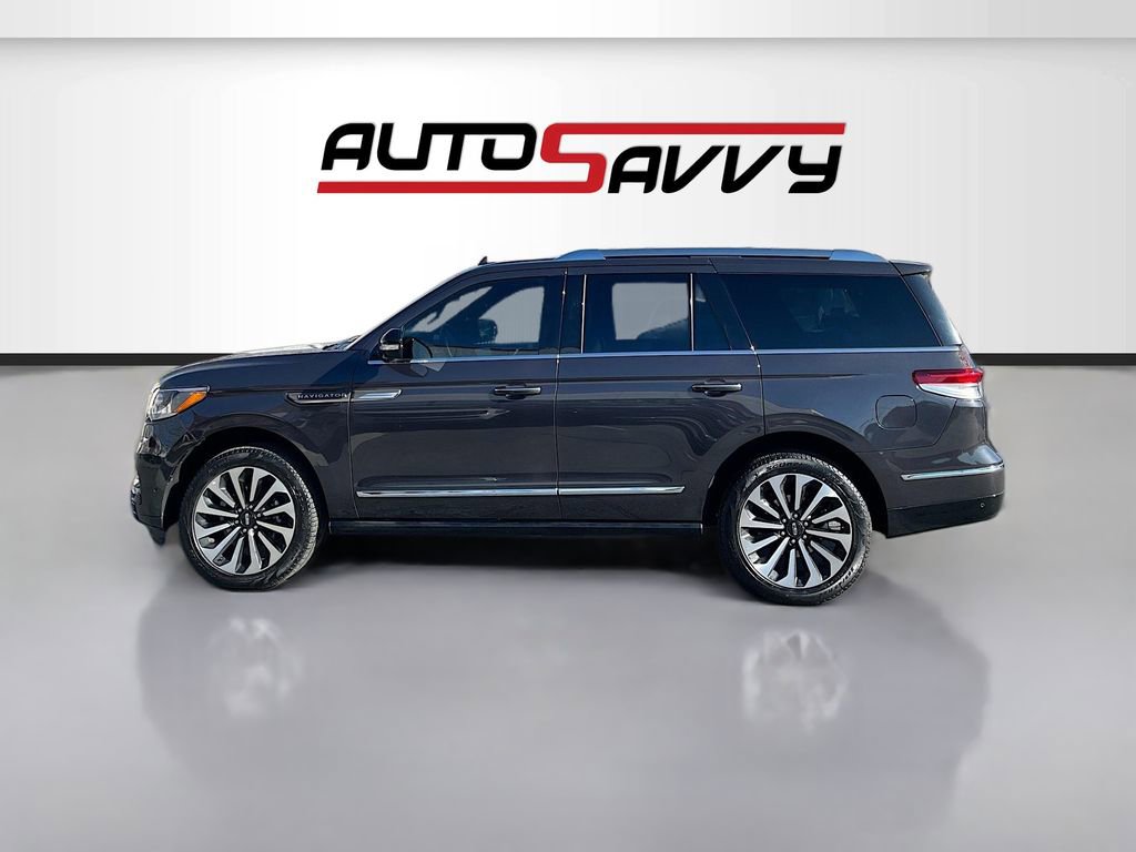 Used 2024 Lincoln Navigator Reserve image 4