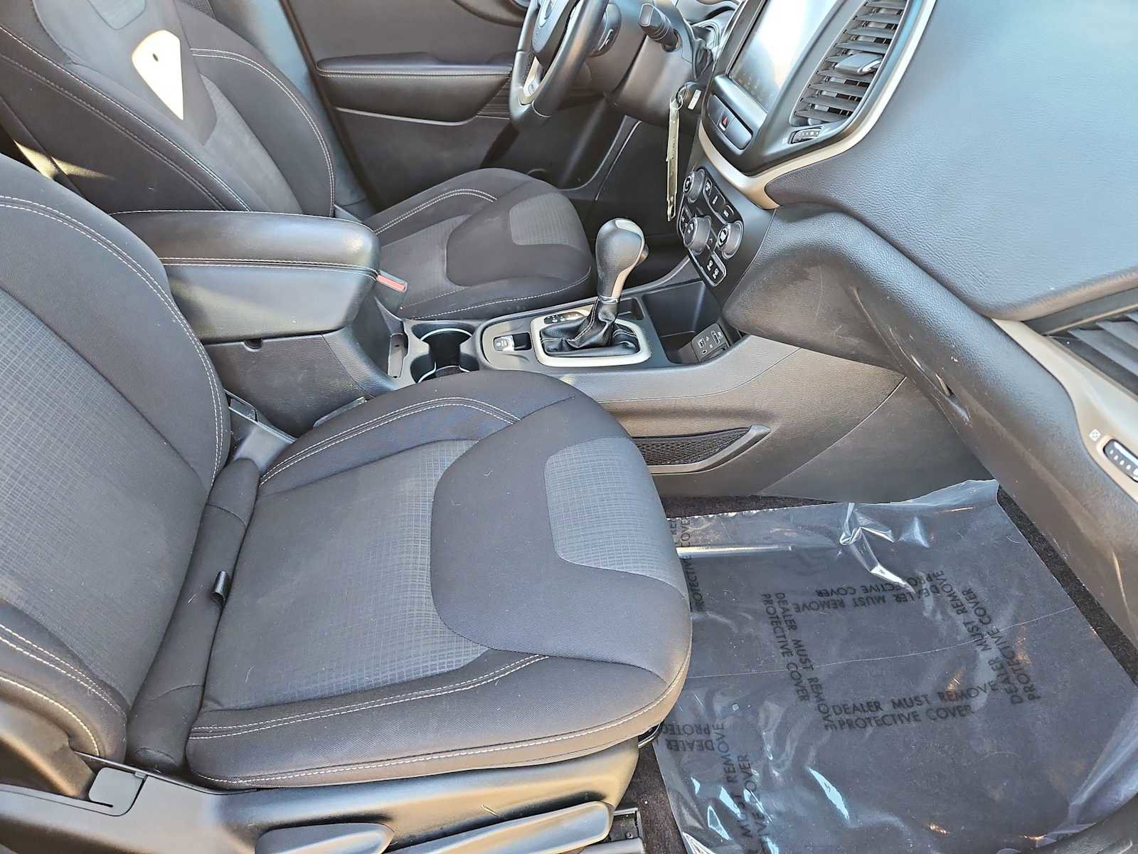 Used 2017 Jeep Cherokee Latitude image 22