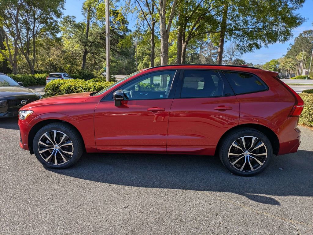 Used 2023 Volvo XC60 B5 Plus w/ Climate Package image 7