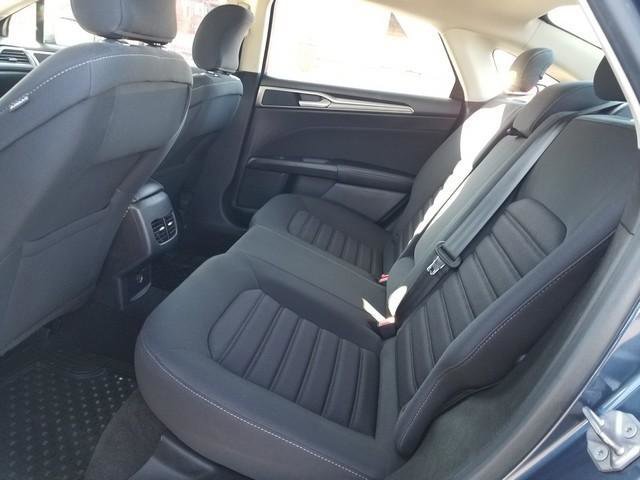Used 2019 Ford Fusion SE image 16