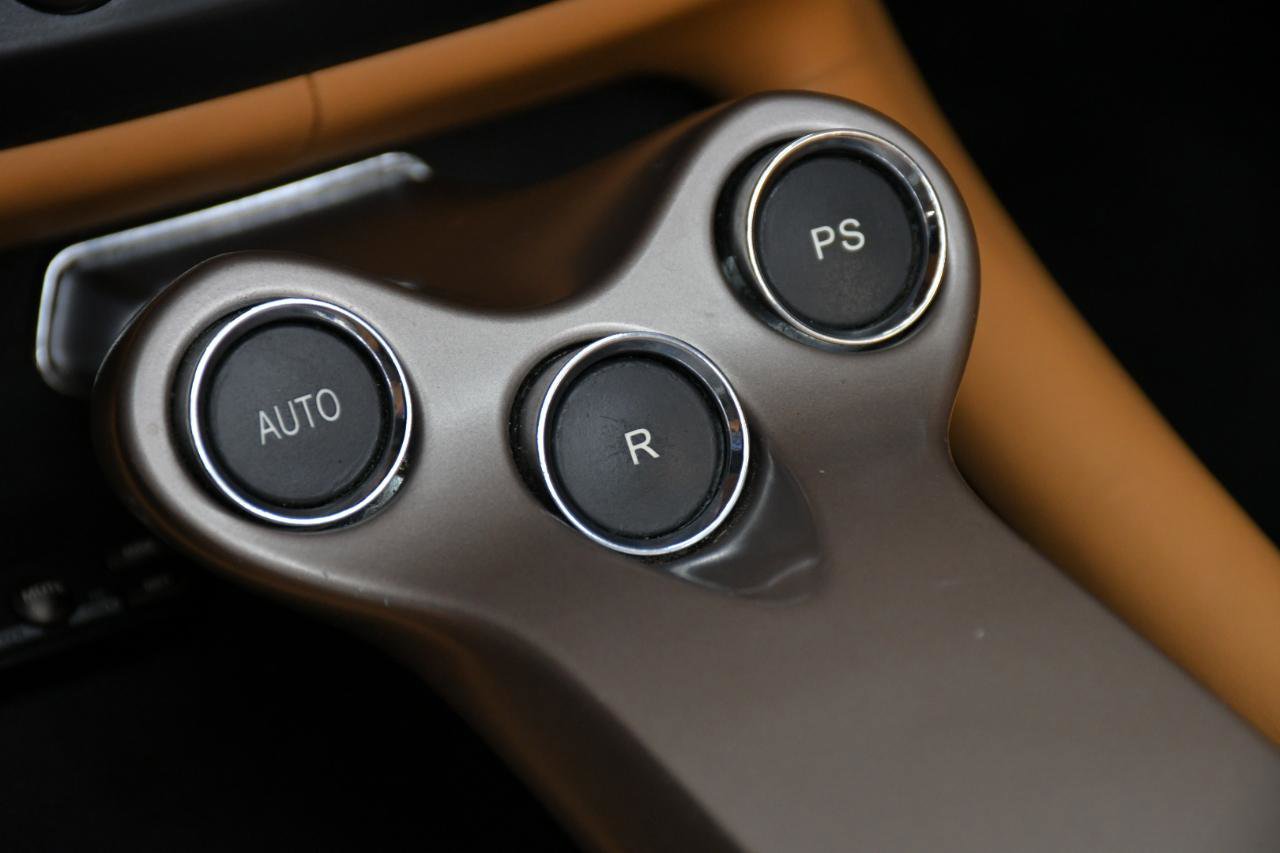 Used 2014 Ferrari California RWD image 36