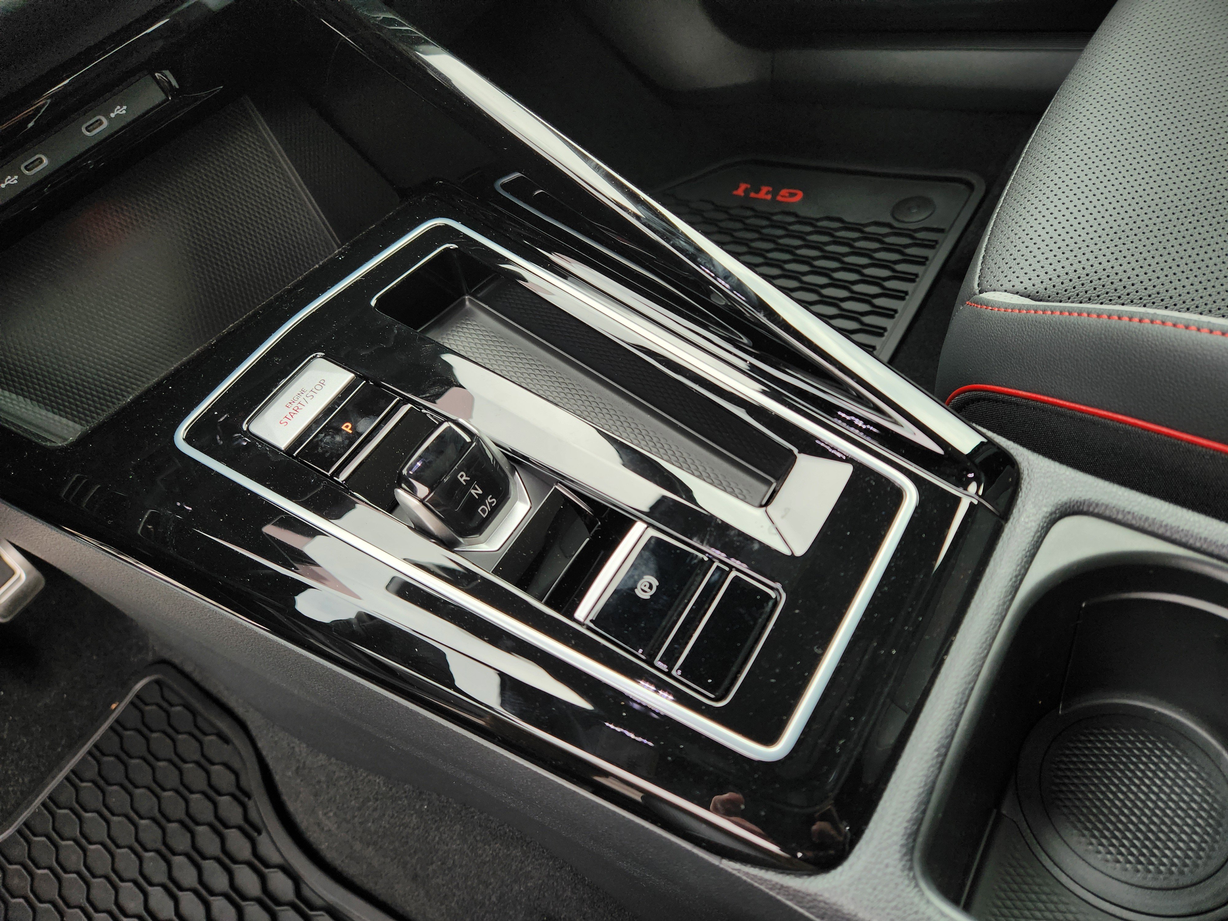 New 2025 Volkswagen GTI SE image 13