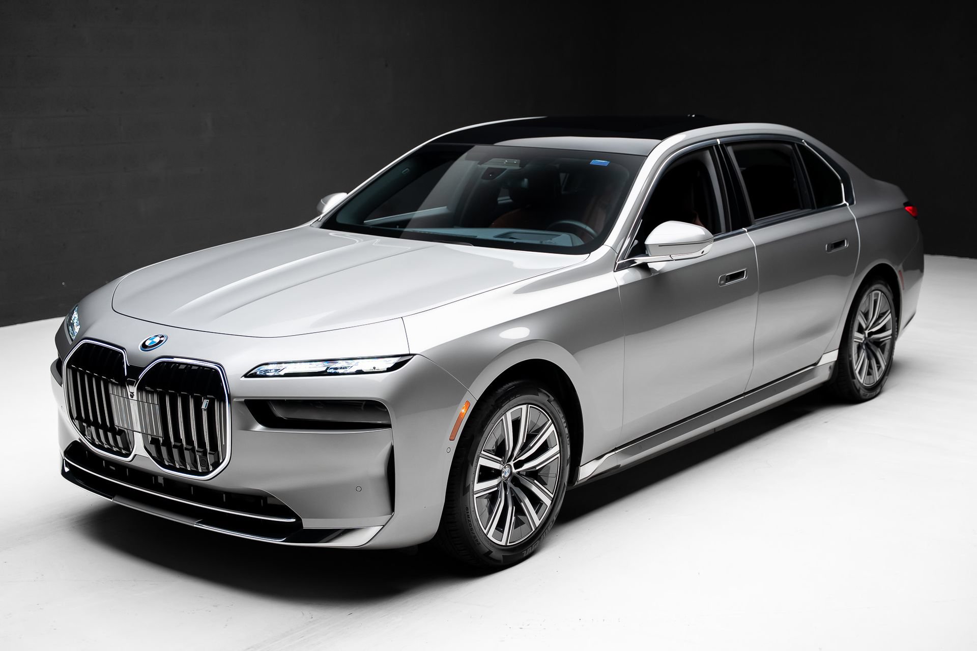 Used 2024 BMW i7 eDrive50 w/ Executive Package RWD image 5