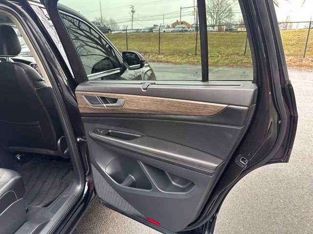 Used 2024 Volkswagen Atlas SEL Premium R-Line image 16
