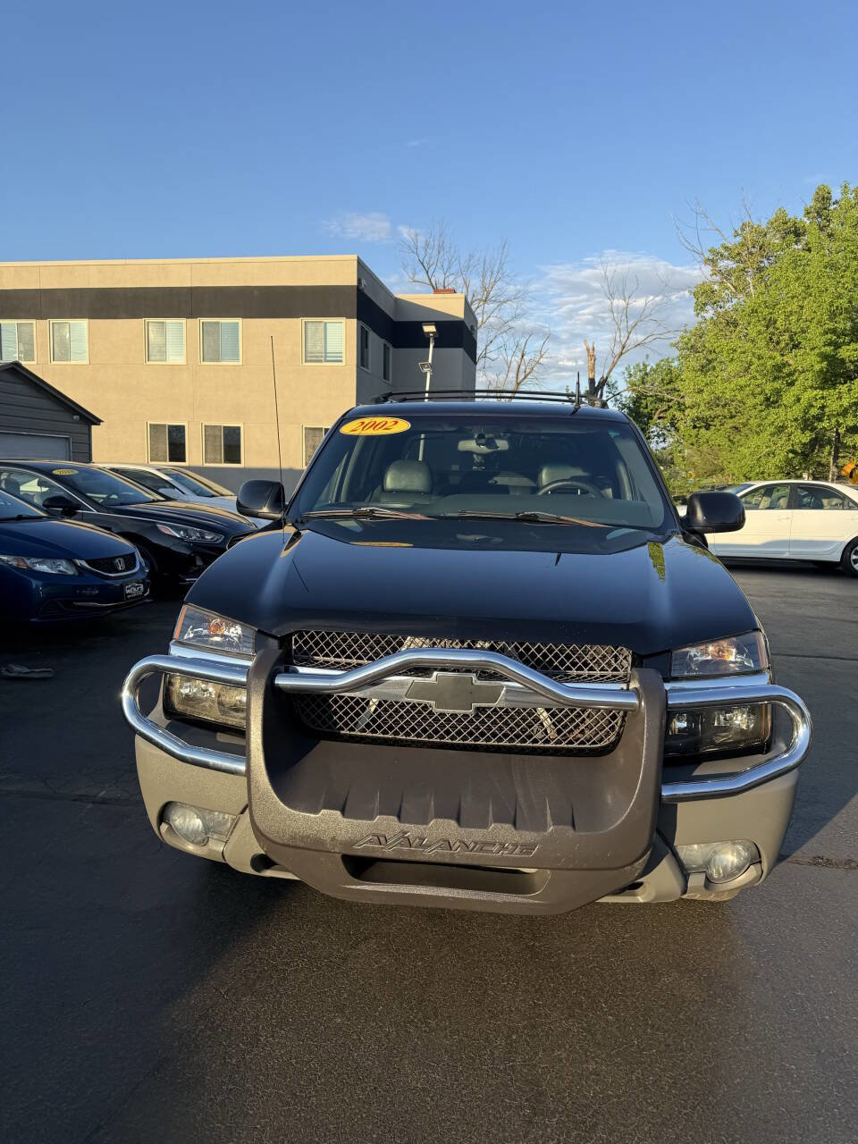 Used 2002 Chevrolet Avalanche 4x4 w/ Off-Road Suspension Pkg image 3