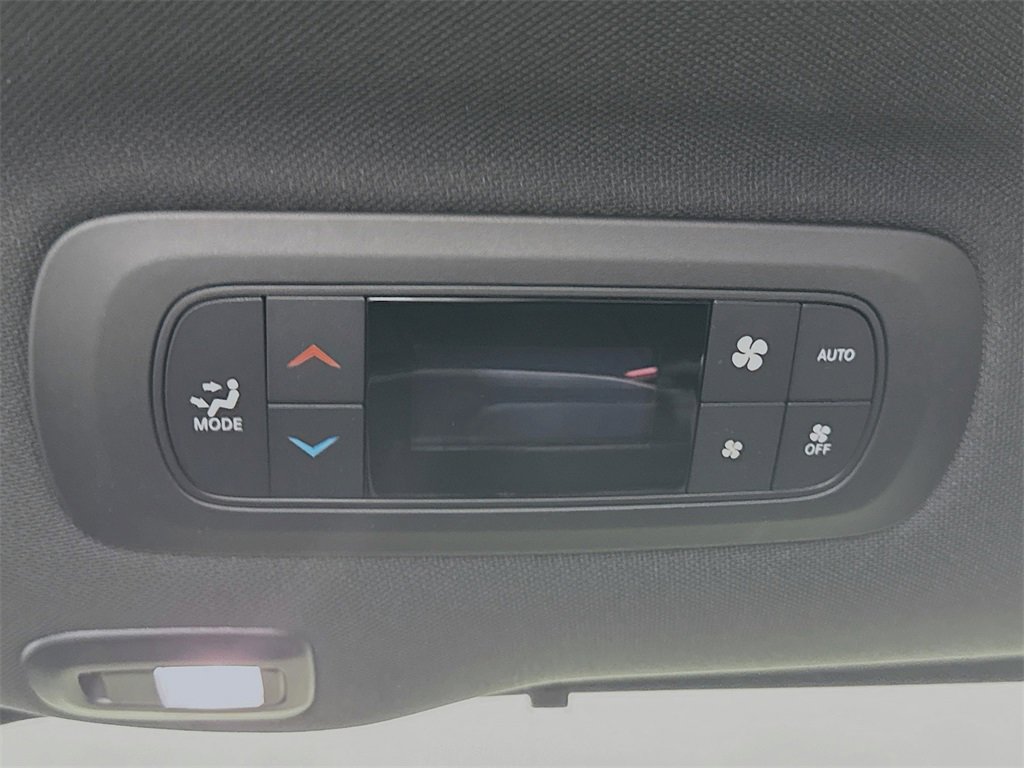 New 2026 Chrysler Pacifica Limited image 27