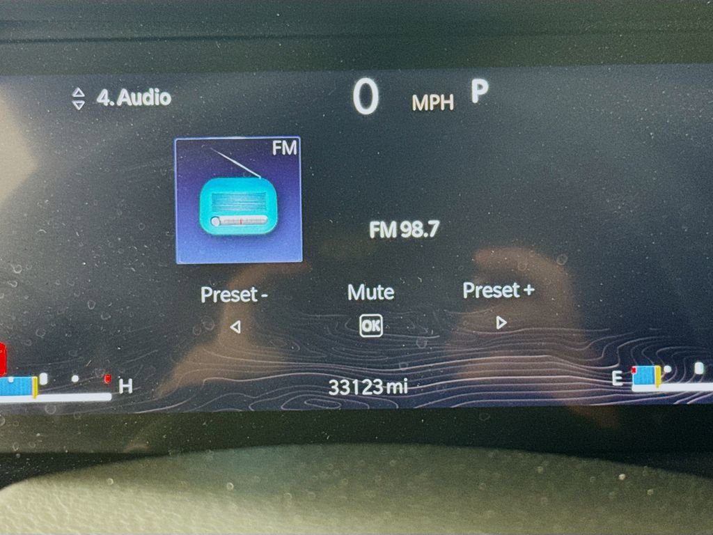 Used 2023 Jeep Grand Cherokee Altitude image 12