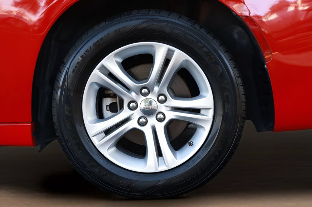 Used 2022 Dodge Charger SXT RWD image 7