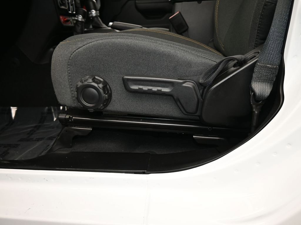 Used 2024 Jeep Gladiator Sport image 13