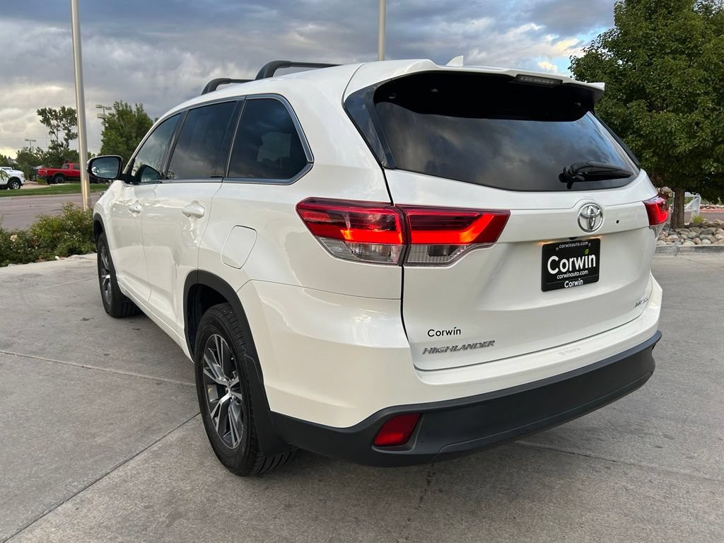 Used 2018 Toyota Highlander Plus AWD/4WD image 6