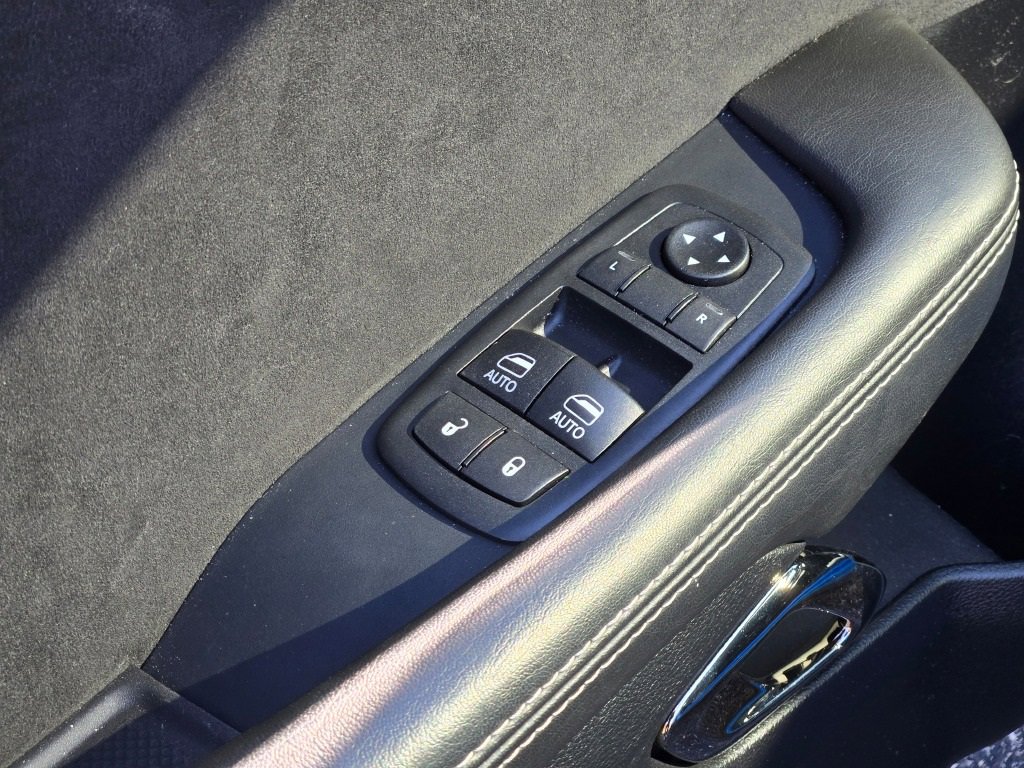 Used 2019 Dodge Challenger SRT Hellcat image 17