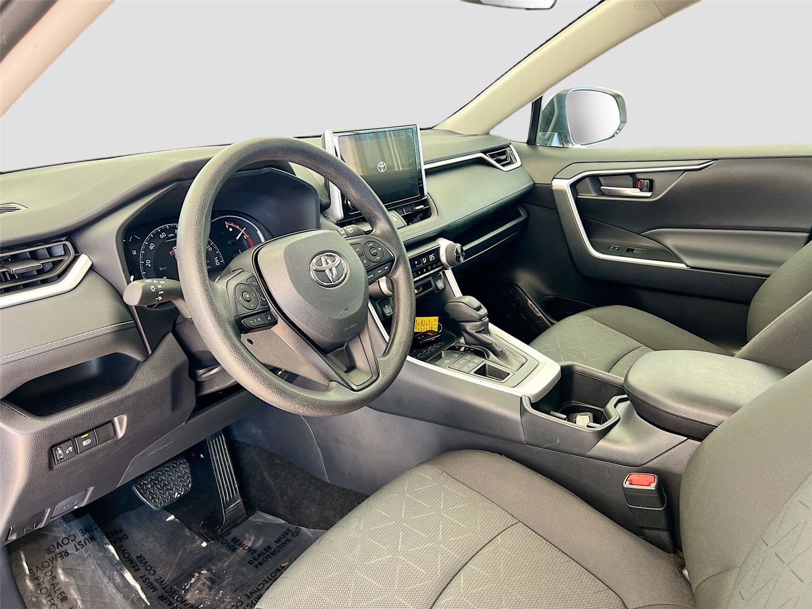 Used 2025 Toyota RAV4 XLE image 15