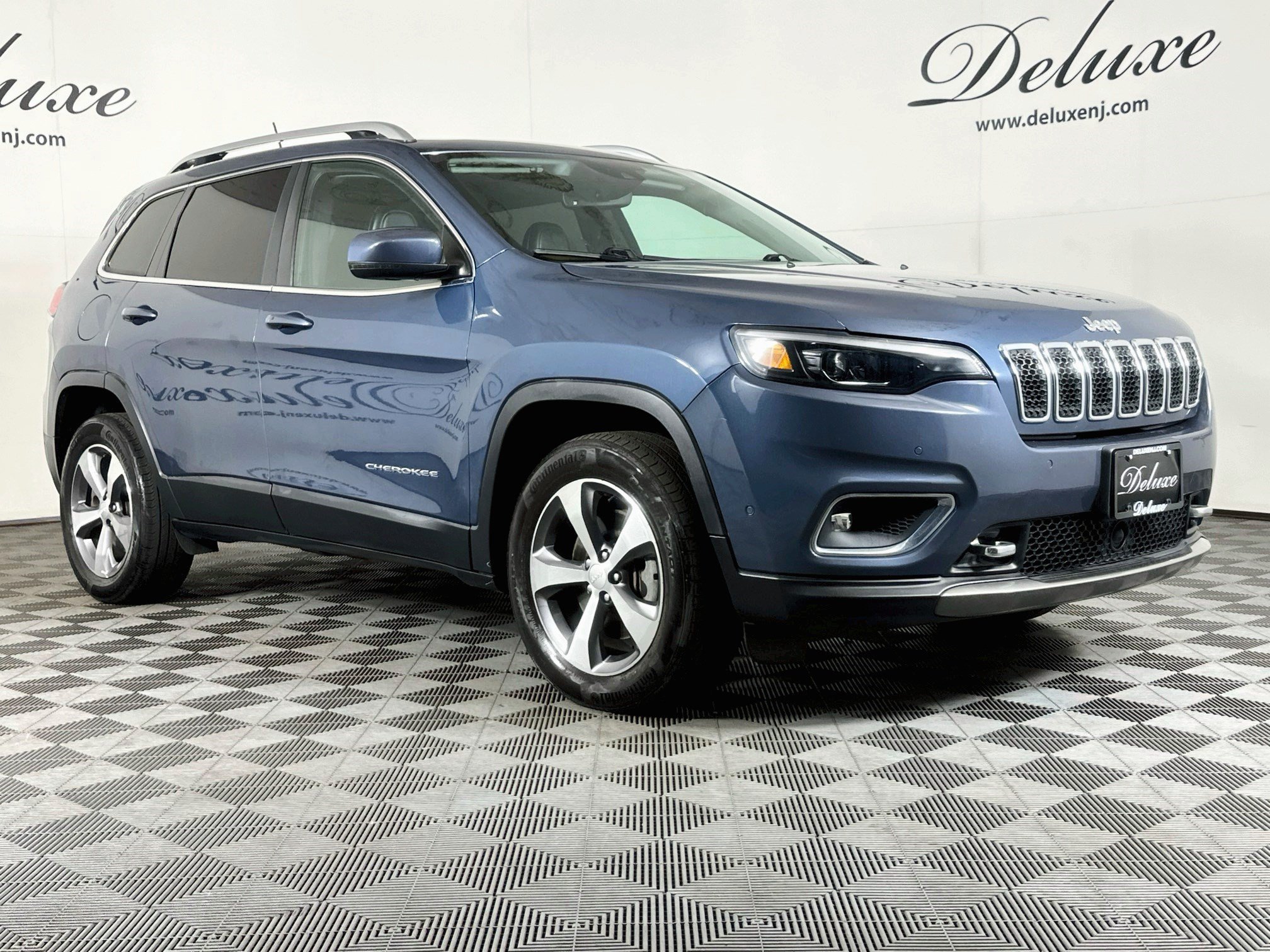 Used 2021 Jeep Cherokee Limited w/ Elite Package AWD/4WD image 1
