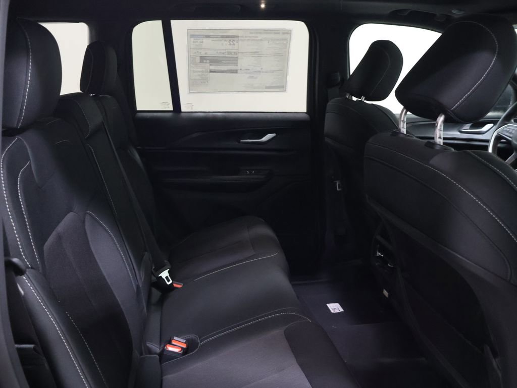 New 2026 Jeep Grand Cherokee Laredo image 14