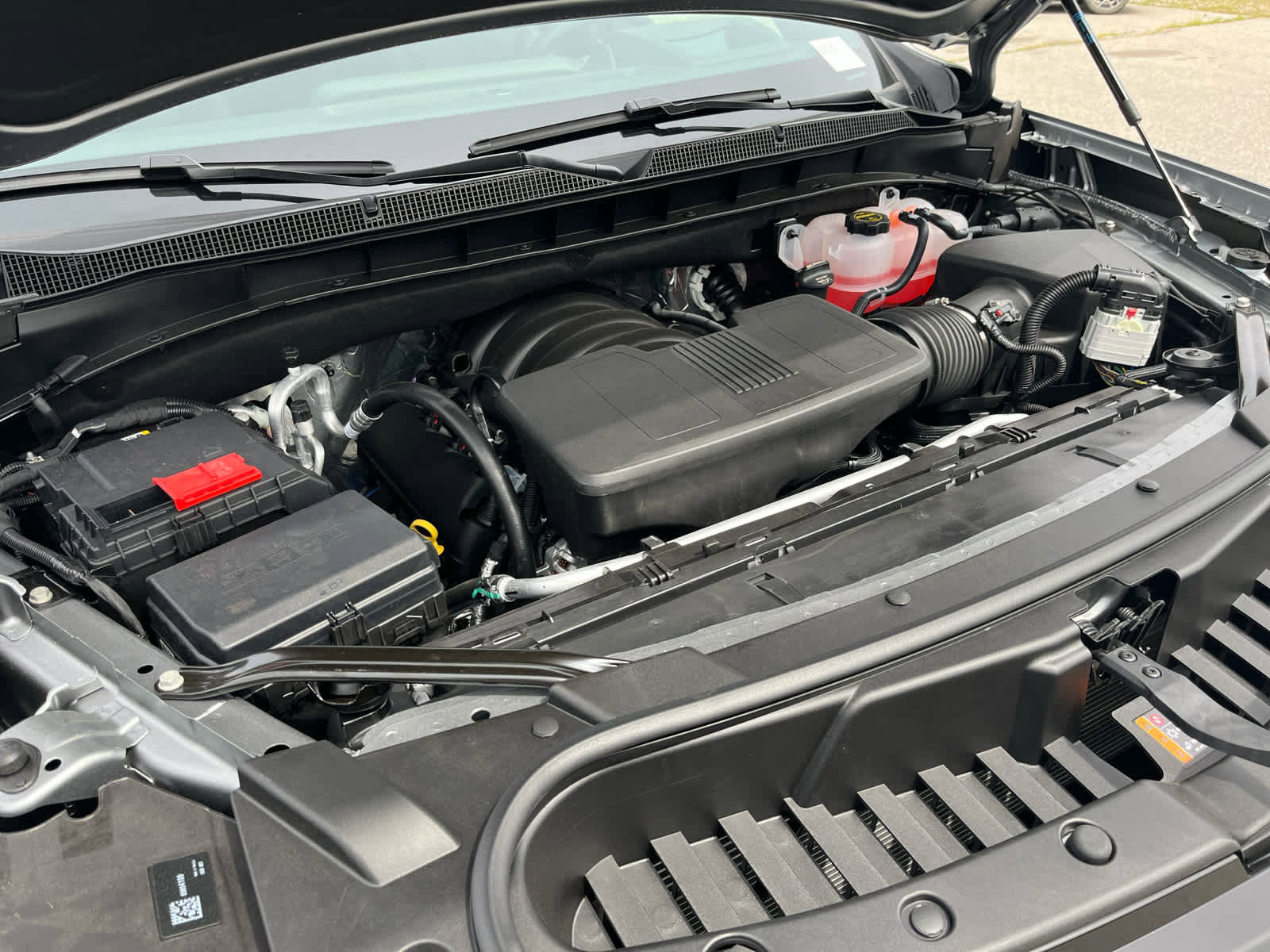 New 2026 Chevrolet Suburban RST image 9
